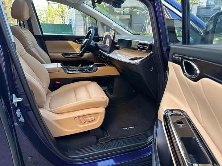 GAC Trumpchi E8, 2023 — фото 5 из 9