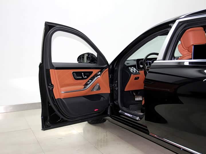 Mercedes-Benz Maybach S-Class, 2023 — фото 5 из 9
