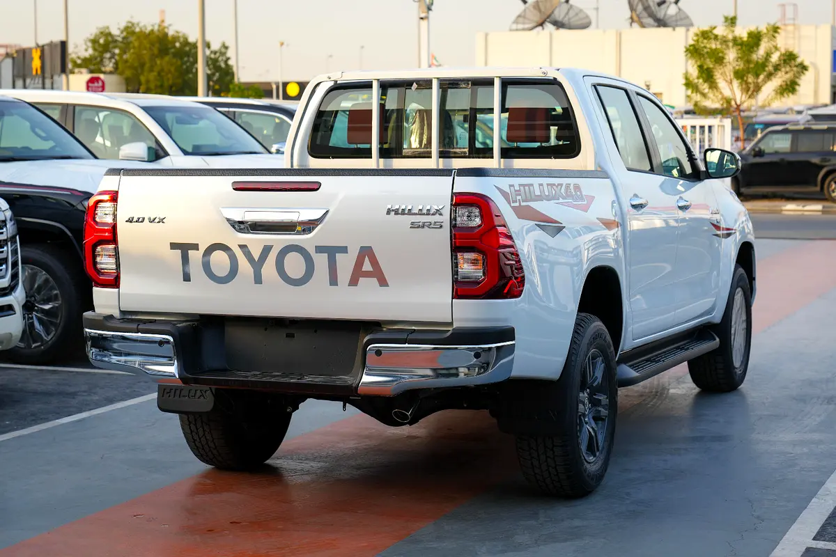 Toyota Hilux, 2026 — фото 5 из 10
