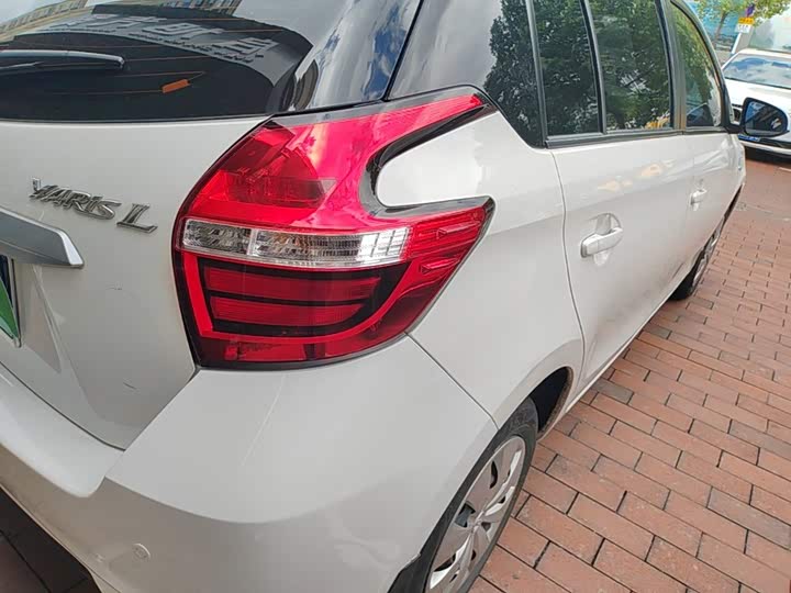 Toyota Yaris L Hatchback, 2023 — фото 8 из 9