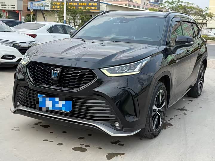 Toyota Crown Kluger, 2023 — купить в Самаре под ключ