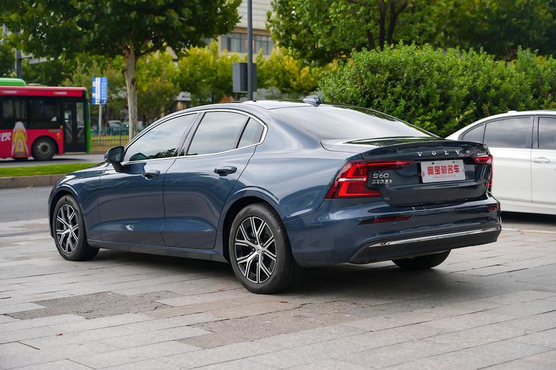 Volvo S60, 2026 — фото 4 из 12