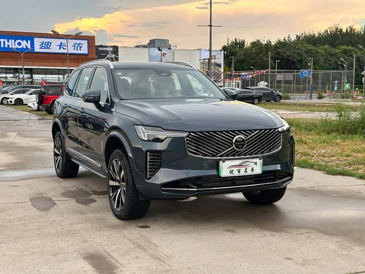 Volvo XC90 Hybrid, 2026 — фото 3 из 9
