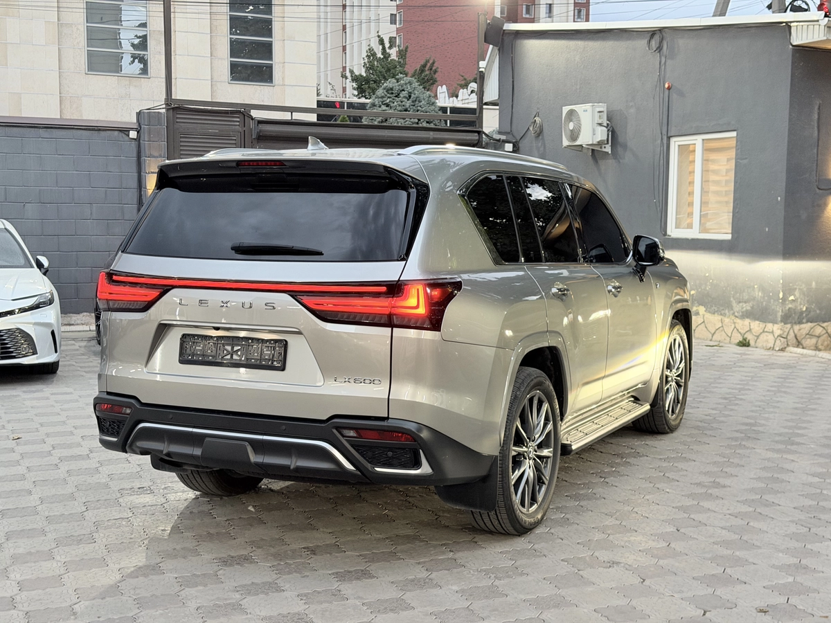 Lexus LX, 2022 — фото 3 из 10