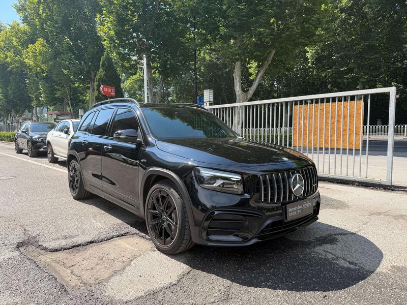 Mercedes-Benz GLB-Class AMG, 2025 — фото 3 из 12