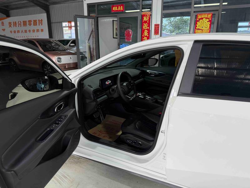 GAC Trumpchi Empow R, 2023 — фото 8 из 9