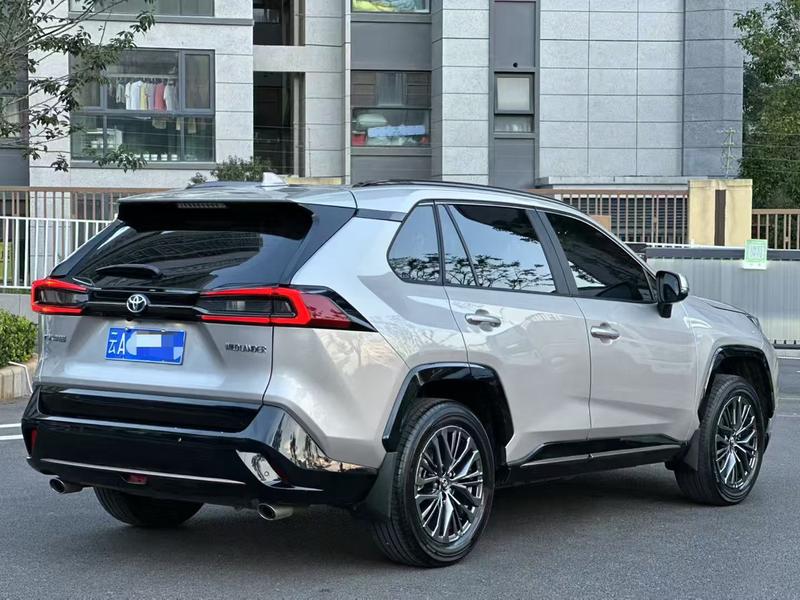 Toyota Wildlander, 2025 — фото 5 из 9