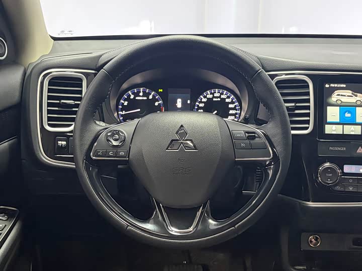 Mitsubishi Outlander, 2021 — фото 7 из 9