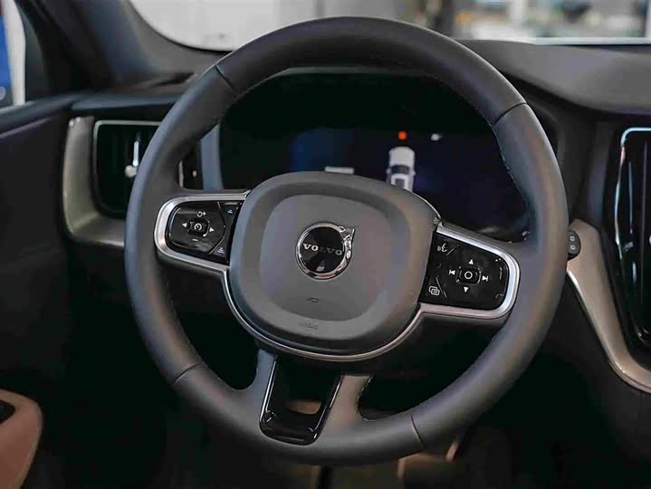 Volvo XC60, 2026 — фото 6 из 9