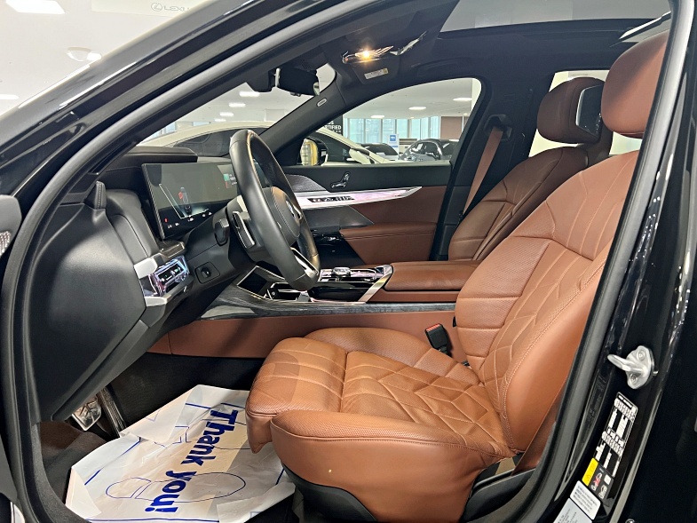 BMW i7, 2024 — фото 9 из 12