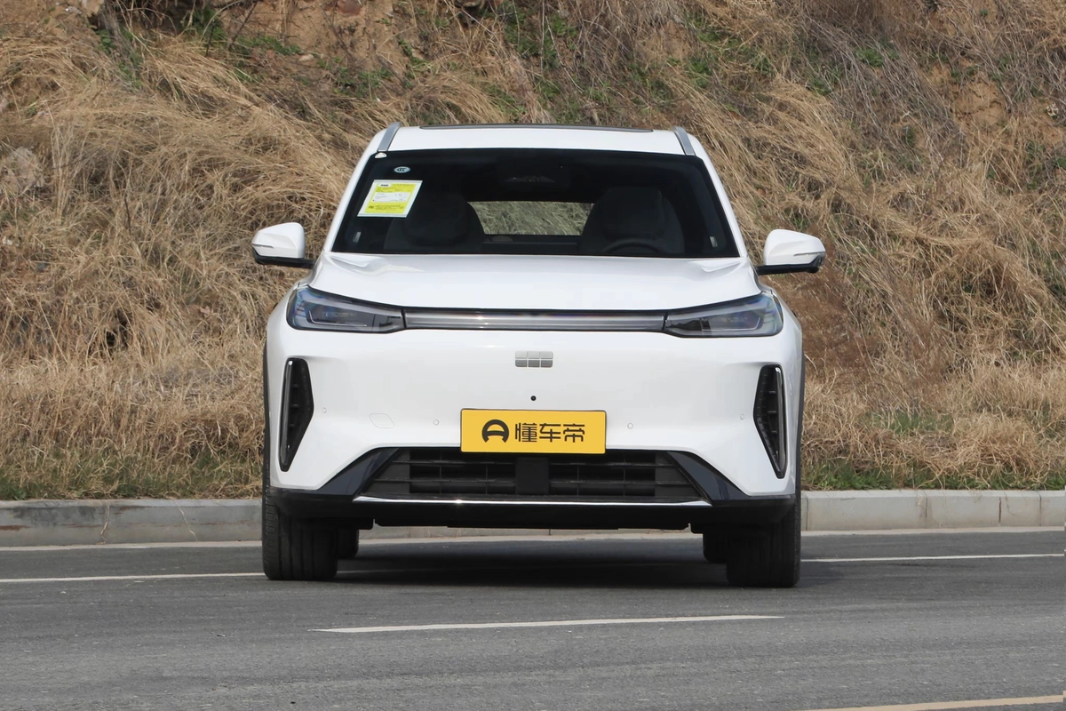Geely Galaxy M9, 2026 — фото 2 из 11