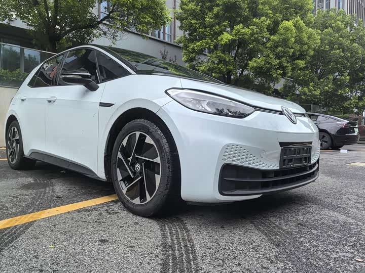 Volkswagen ID.3, 2023 — фото 3 из 9