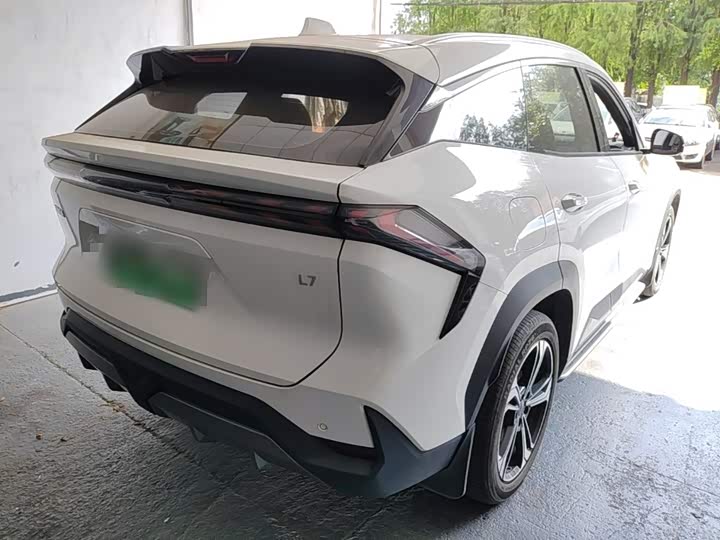 Geely Galaxy L7, 2023 — фото 7 из 9