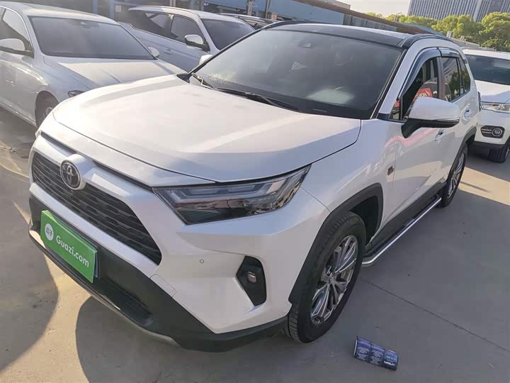 Toyota RAV4, 2023 — купить в Перми под ключ