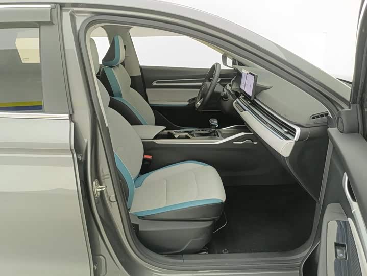 Geely Emgrand, 2023 — фото 8 из 9