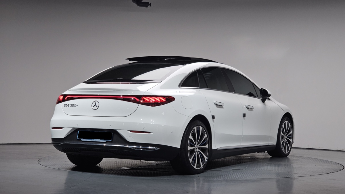 Mercedes-Benz EQE, 2023 — фото 2 из 12