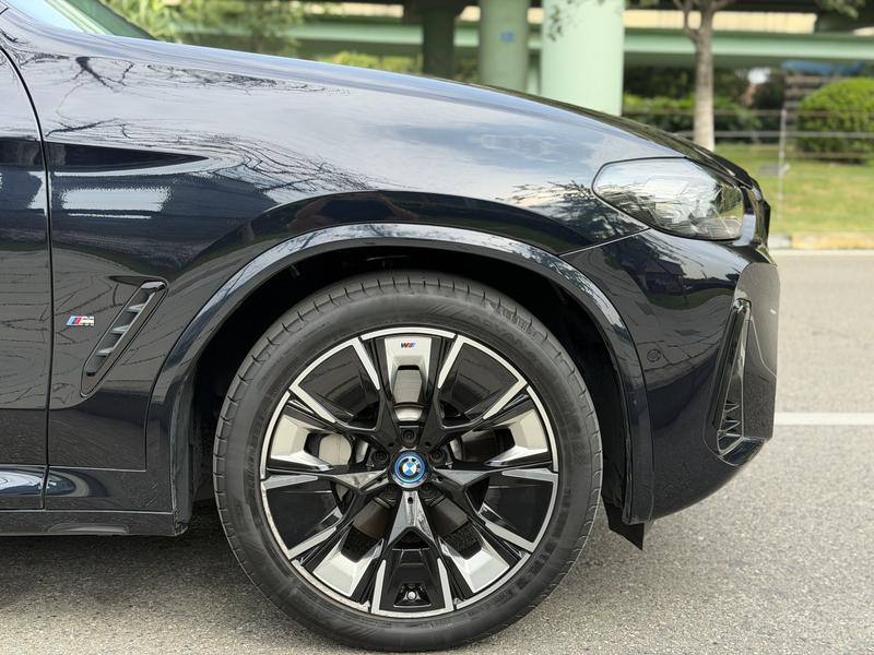 BMW iX3, 2022 — фото 7 из 12