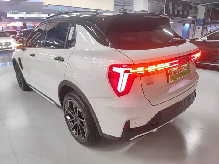 Lynk & Co 01 EM-P Hybrid, 2022 — фото 5 из 9