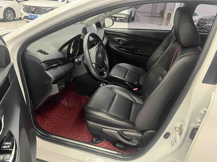 Toyota Yaris L Hatchback, 2022 — фото 7 из 9