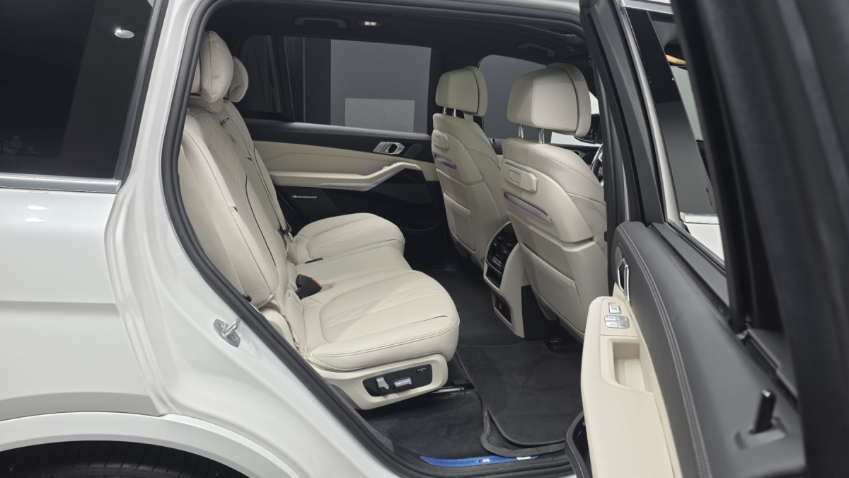 BMW X7, 2023 — фото 11 из 12