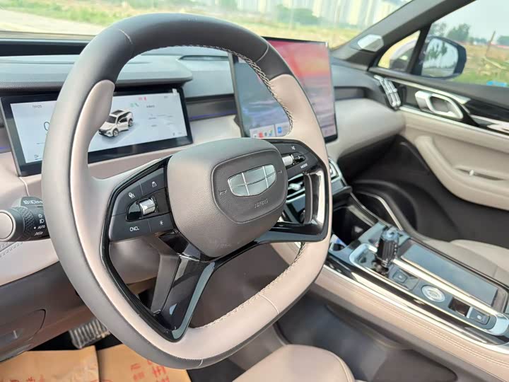 Geely Atlas L, 2025 — фото 6 из 9