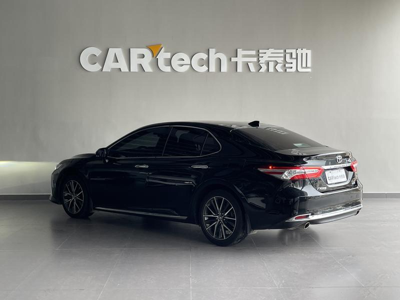 Toyota Camry, 2023 — фото 5 из 12