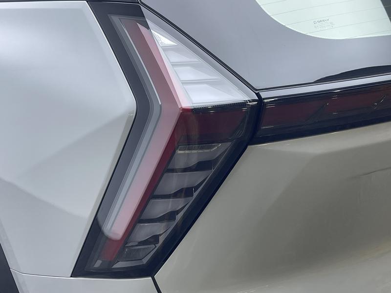 Geely Atlas L, 2024 — фото 10 из 12