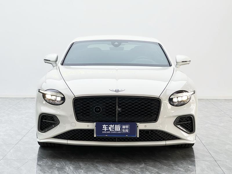 Bentley Continental GT Hybrid, 2025 — фото 2 из 12