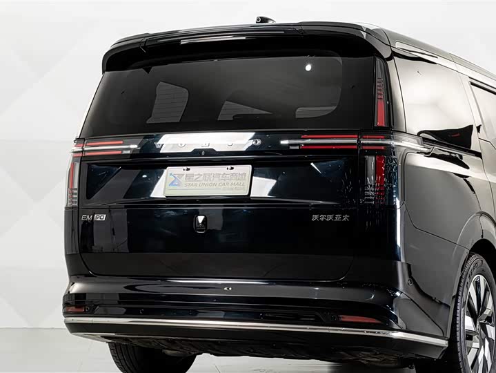 Volvo EM90, 2024 — фото 7 из 9
