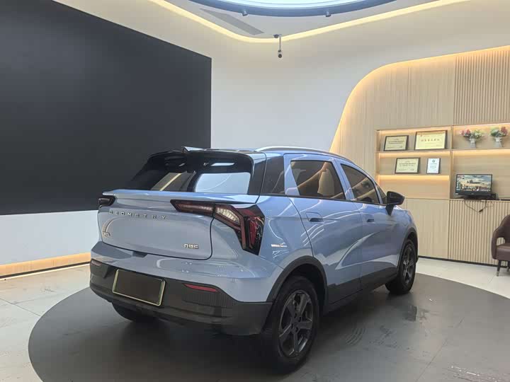 Geely Geometry E Firefly, 2023 — фото 4 из 9