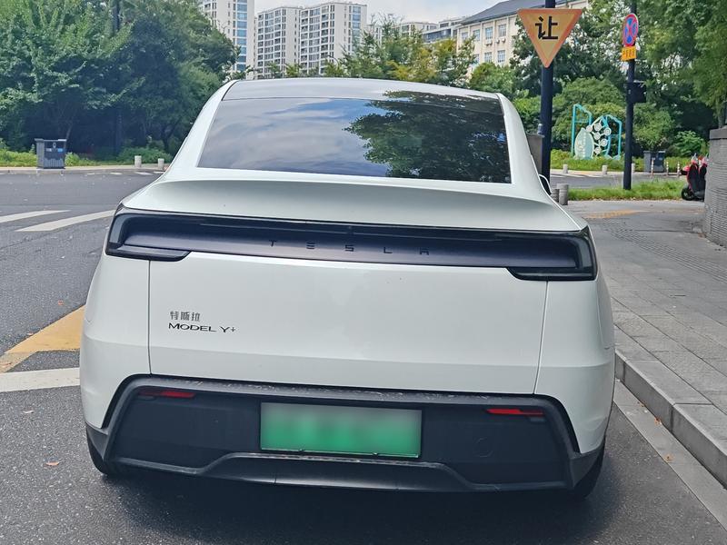 Tesla Model Y, 2025 — фото 6 из 11