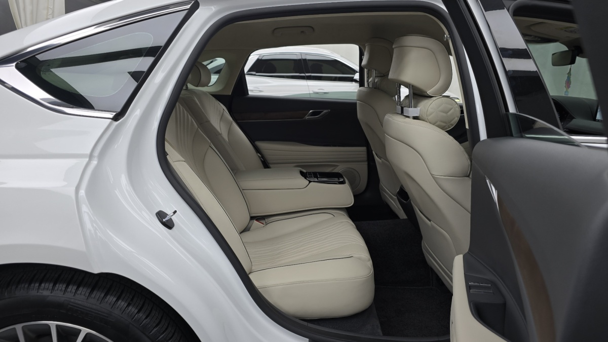 Genesis G80, 2023 — фото 10 из 12