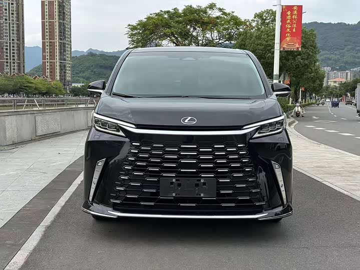 Lexus LM, 2023 — фото 2 из 9