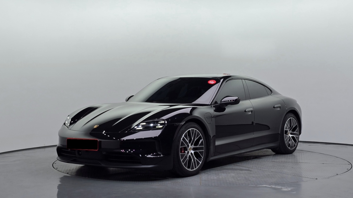 Porsche Taycan, 2025 — купить в Смоленске под ключ
