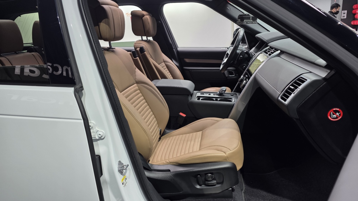 Land Rover Discovery, 2024 — фото 9 из 12