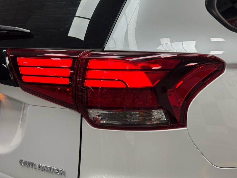 Mitsubishi Outlander, 2022 — фото 7 из 12