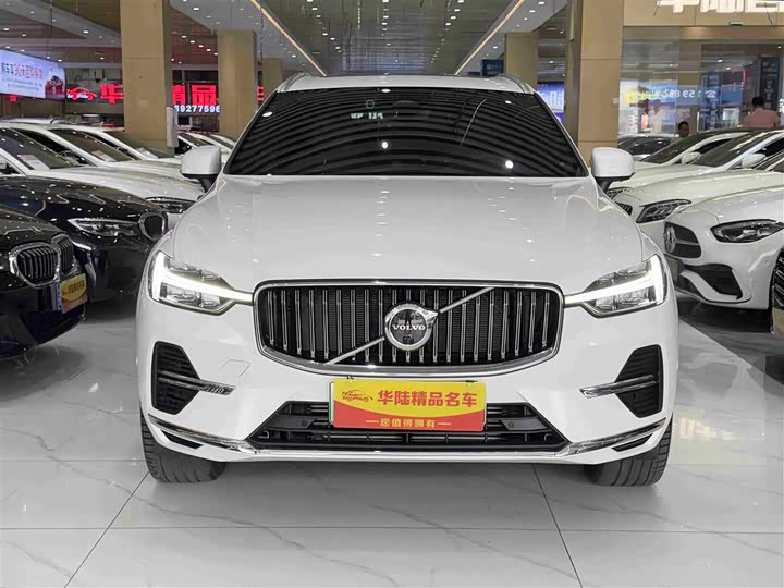 Volvo XC60 Hybrid, 2022 — фото 2 из 12