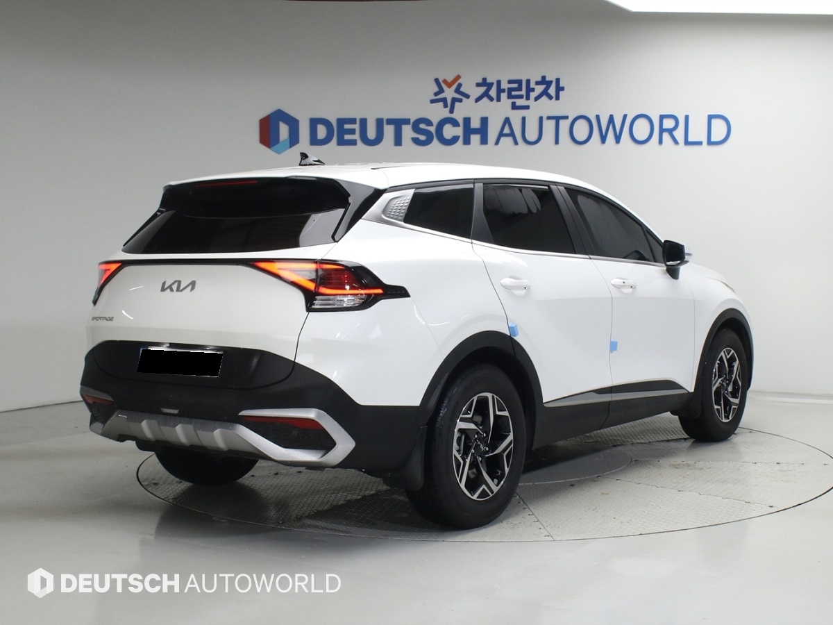 Kia Sportage, 2023 — фото 2 из 12
