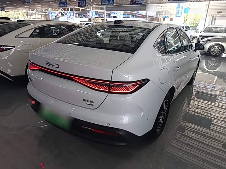 BYD Seal 05 DM-i Hybrid, 2025 — фото 7 из 9