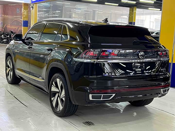 Volkswagen Teramont X, 2023 — фото 7 из 9
