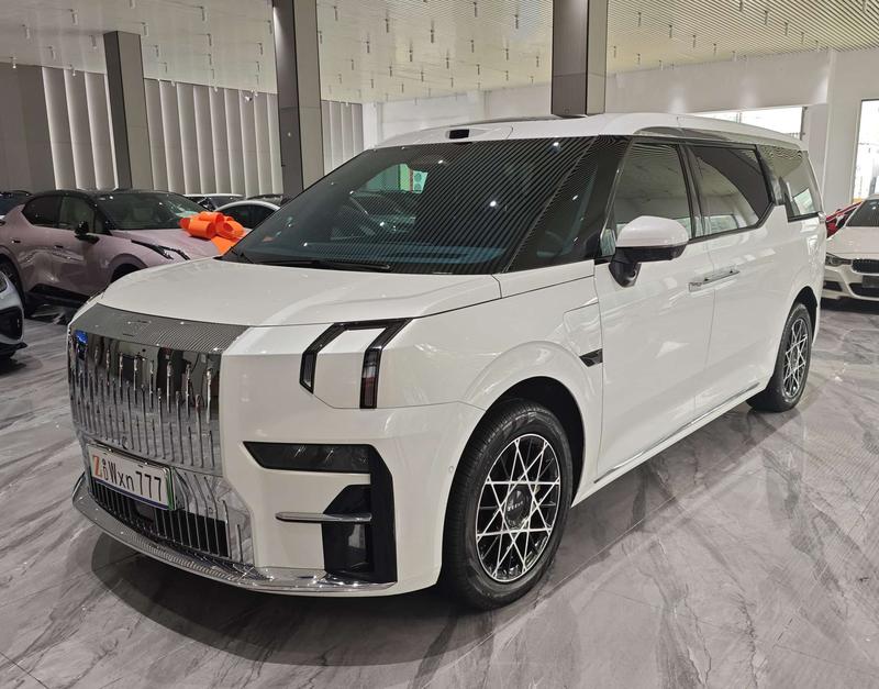 Zeekr 009, 2024 — купить в Санкт-Петербурге под ключ