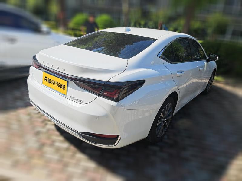 Lexus ES, 2025 — фото 4 из 12