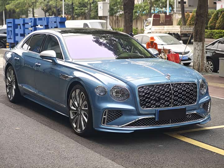 Bentley Flying Spur Hybrid, 2025 — фото 2 из 9