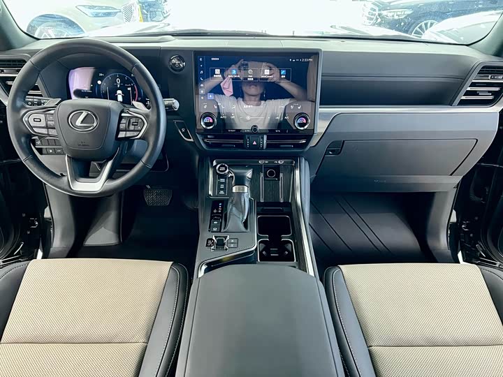 Lexus GX, 2024 — фото 8 из 9