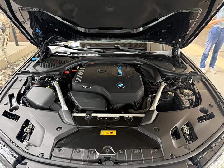BMW 5 Series Hybrid, 2022 — фото 7 из 9