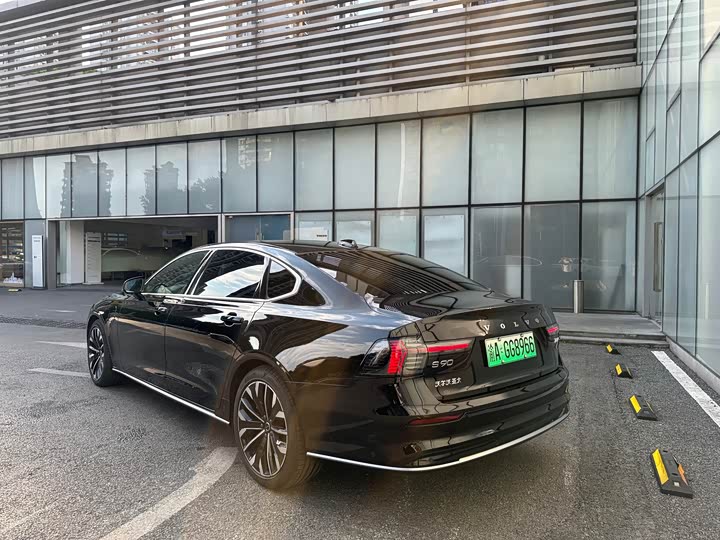 Volvo S90 Hybrid, 2025 — фото 6 из 9