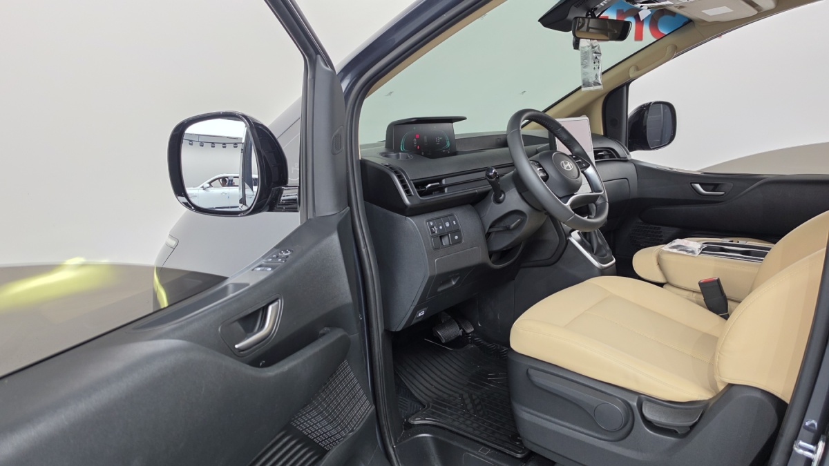Hyundai Staria, 2023 — фото 9 из 12