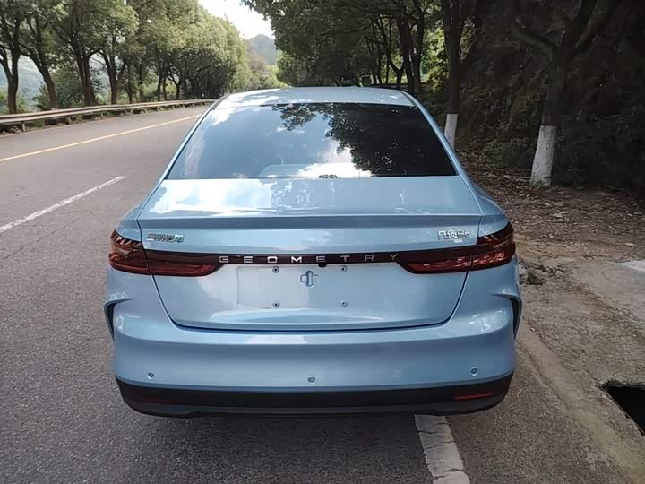Geely Geometry G6, 2023 — фото 6 из 9