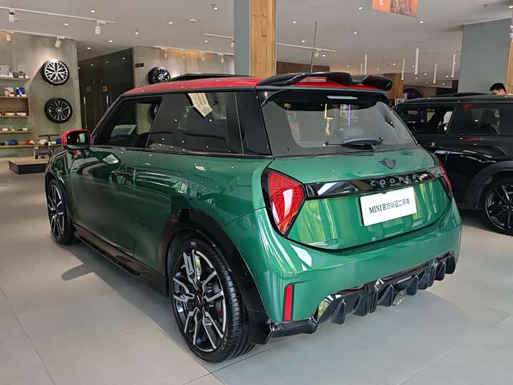 Mini Mini JCW, 2024 — фото 3 из 9