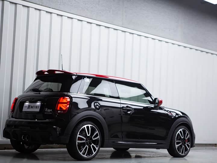 Mini Mini JCW, 2022 — фото 4 из 9